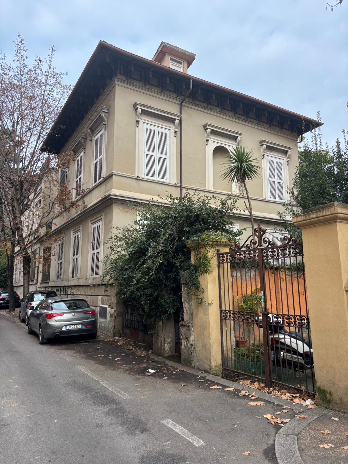 Bellissimo Palazzo nel Centro di Roma